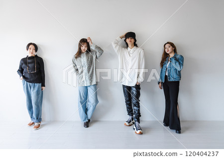 獨特時尚 Z世代男女 120404237