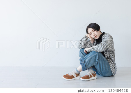 少婦坐體育 120404428