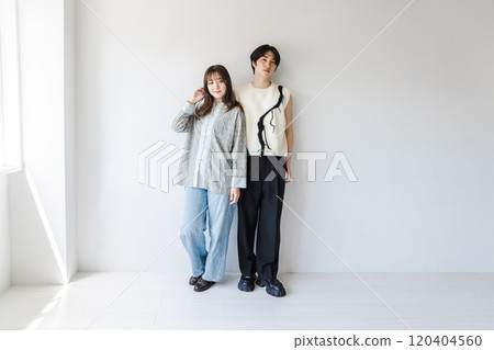 時尚情侶擁抱 時尚情侶擁抱 120404560