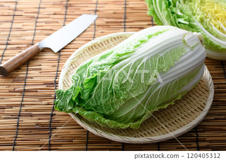 Fresh Chinese cabbage on a colander 120405312