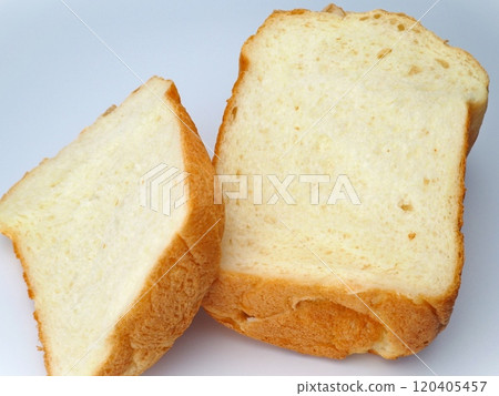 家庭麵包店烘焙的麵包橫截面 120405457