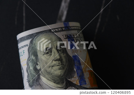 以班傑明富蘭克林為主角的美元 (US$) 100 美元鈔票 120406895