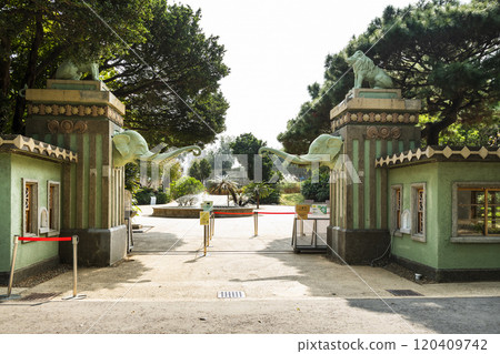 The old gate of Hsinchu Zoo, established in the Japanese colonial, the zoo is the oldest in Taiwan. 120409742