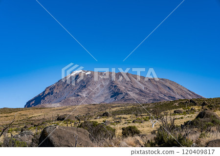 攀登坦尚尼亞的乞力馬扎羅山 攀登坦尚尼亞的乞力馬扎羅山 120409817
