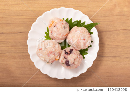 Vegetable and seafood meatballs (Atka mackerel, octopus, squid, sea bream) Vegetable and seafood meatballs (Atka mackerel, octopus, squid, sea bream) 120412998