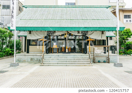 Shirooka Shrine (a remnant of Numazu Castle, Inari-sama, Gongen-sama) worship hall, Otemachi, Numazu City, Shizuoka Prefecture 120415757