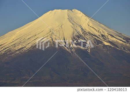 沐浴在道誌山脈石割山頂的朝霞中的富士山 沐浴在道誌山脈石割山頂的朝霞中的富士山 120418013