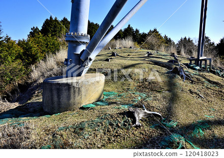Okunotake in the Doshi Mountains: Transmission tower observation deck on the southern ridge of Mt. Goshotai Okunotake in the Doshi Mountains: Transmission tower observation deck on the southern ridge of Mt. Goshotai 120418023