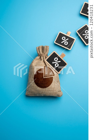 New budget expenditures. The high debt burden on loans and reliefs falls on the budget. Costs and expenses. Inflationary pressure. Interest on a loan. 120418231