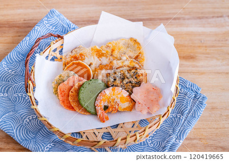 Seafood rice crackers 120419665
