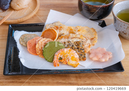 Seafood rice crackers 120419669