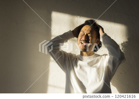 一個沮喪的人 一個沮喪的人 120421616