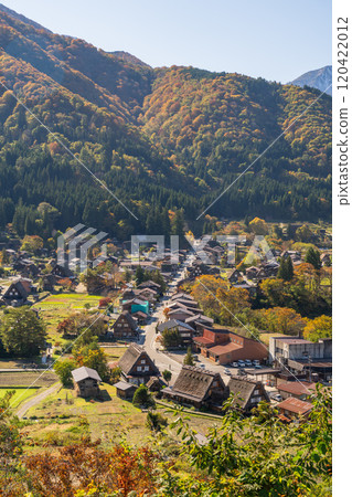 《Gifu Prefecture》 Autumn Shirakawa-go, autumn leaves gassho-zukuri village 120422012