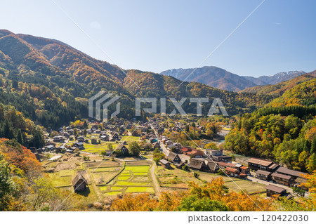 《Gifu Prefecture》 Autumn Shirakawa-go, autumn leaves gassho-zukuri village 《Gifu Prefecture》 Autumn Shirakawa-go, autumn leaves gassho-zukuri village 120422030