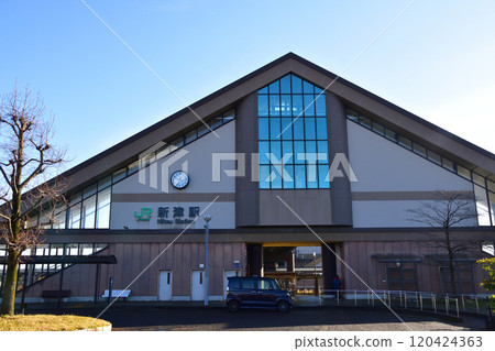 Scenery of JR East Niitsu Station 120424363