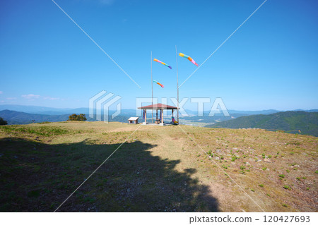 The summit of Arikoyama Castle ruins The summit of Arikoyama Castle ruins 120427693