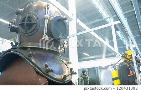 Antique bronze and metal diving helmet for military dives 120431398