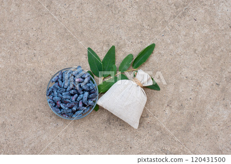 honeysuckle 120431500