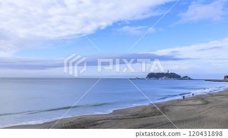 Enoshima, Koyurugi and Mt. Fuji as seen from Shichirigahama 120431898