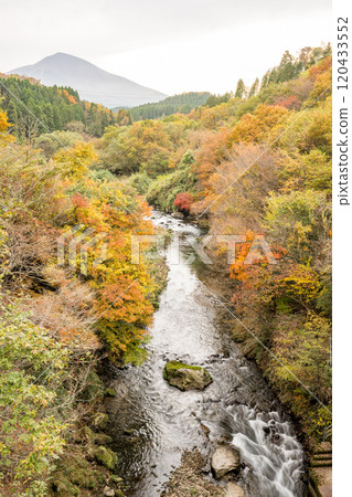 Beautiful autumn foliage spots in Oita Beautiful autumn foliage spots in Oita 120433552