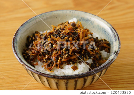 Dried baby sardines and mustard greens rice 120433850