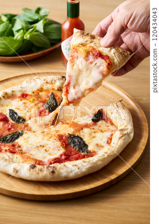 買一杯新鮮出爐的瑪格麗塔 買一杯新鮮出爐的瑪格麗塔 120434043