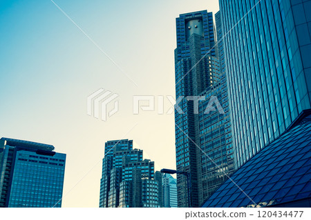 新宿副中心 國會大廈街高樓 2024.11 c-3 強調暖色和冷色 新宿副中心 國會大廈街高樓 2024.11 c-3 強調暖色和冷色 120434477