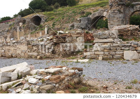 土耳其伊茲密爾附近以弗所遺址瓦里烏斯浴場附近的風景 120434679