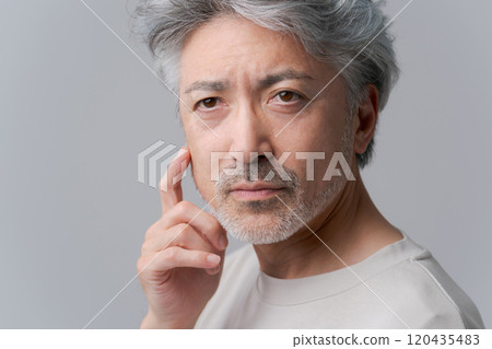 中年白髮男士美容 中年白髮男士美容 120435483