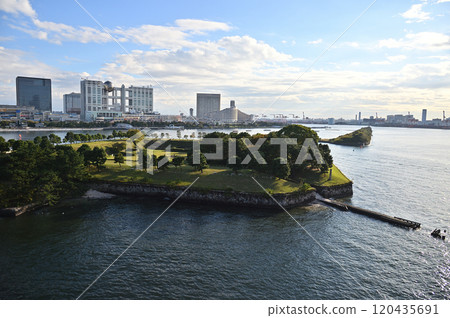 Odaiba Park, from the Rainbow Bridge Promenade 120435691