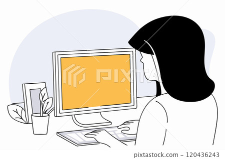 一名婦女在辦公室操作電腦的女人 120436243