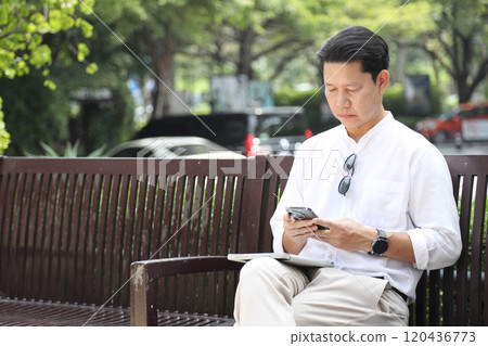Asian Busimess People 120436773