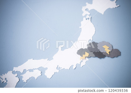 Image of a line of cumulonimbus clouds and linear precipitation bands Image of a line of cumulonimbus clouds and linear precipitation bands 120439336