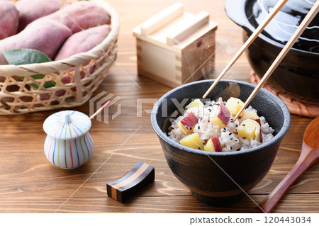 Multigrain rice with sweet potato 120443034