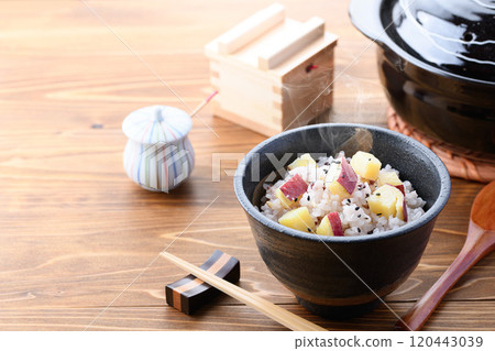 Multigrain rice with sweet potato Multigrain rice with sweet potato 120443039
