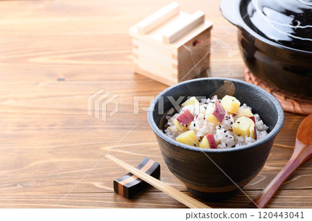 Multigrain rice with sweet potato Multigrain rice with sweet potato 120443041
