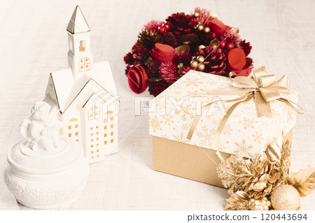 Christmas image (present) 120443694