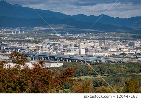 從京都府八幡市男山展望台眺望的景色 120447168