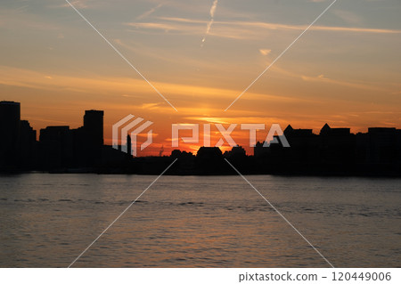 the skyscrapers of Manhattan, NYC, NY, USA, beautiful dramatic cityscape the skyscrapers of Manhattan, NYC, NY, USA, beautiful dramatic cityscape 120449006