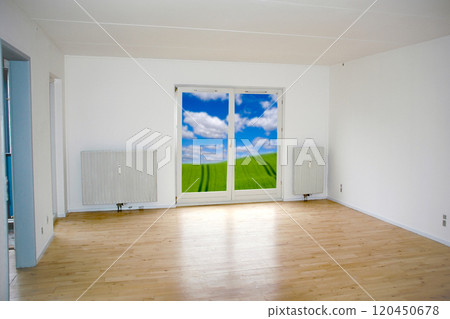 Empty room of apartment 120450678