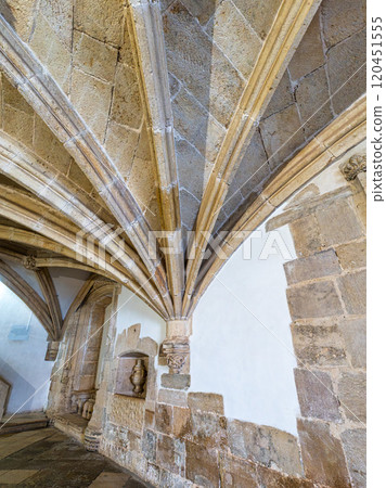 Tomar, Portugal - Mar 12, 2024: Cloister of the Monastery of the Order of Christ, Convento de Cristo in Tomar, Portugal Tomar, Portugal - Mar 12, 2024: Cloister of the Monastery of the Order of Christ, Convento de Cristo in Tomar, Portugal 120451555