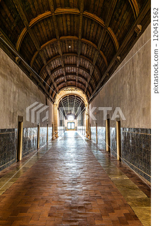 Tomar, Portugal - Mar 12, 2024: Cloister of the Monastery of the Order of Christ, Convento de Cristo in Tomar, Portugal Tomar, Portugal - Mar 12, 2024: Cloister of the Monastery of the Order of Christ, Convento de Cristo in Tomar, Portugal 120451562