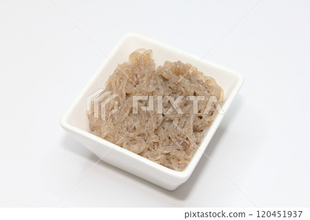 Konnyaku threads: Great for simmered or stir-fried dishes 120451937