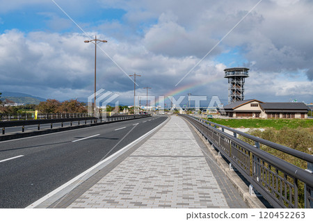 Kizu River scenery seen from Miyuki Bridge, Yawata City, Kyoto 120452263