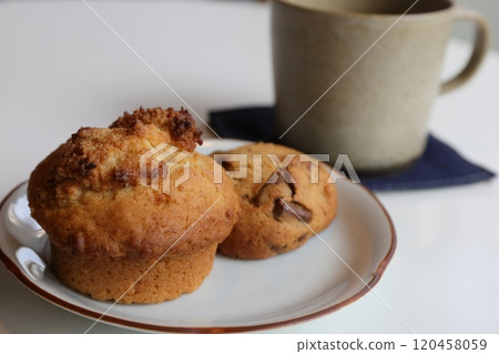 Muffins and cookies 120458059