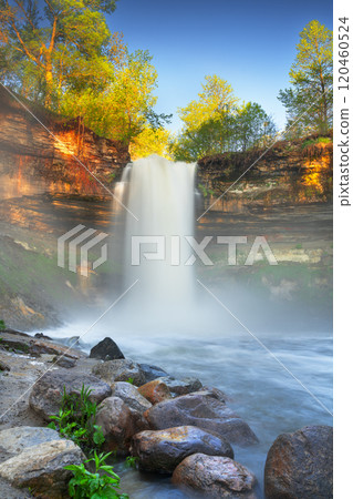 Minnehaha Falls in Minneapolis, Minnesota, USA Minnehaha Falls in Minneapolis, Minnesota, USA 120460524