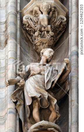 Statue of Saint on the facade of the Milan Cathedral, Duomo di Santa Maria Nascente, Milan, Lombardy, Italy 120462303
