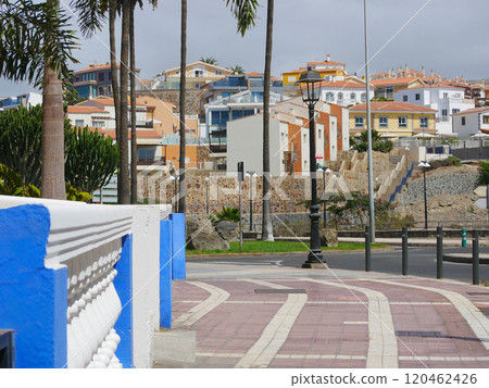 A street of the resort village Puerto Rico de Gran Canaria 120462426
