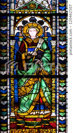 Stained glass window in the Cattedrale di Santa Maria del Fiore (Cathedral of Saint Mary of the Flower), Florence, Italy Stained glass window in the Cattedrale di Santa Maria del Fiore (Cathedral of Saint Mary of the Flower), Florence, Italy 120462507