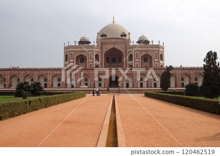 Humayun's Tomb, built by Hamida Banu Begun in 1565-72, Delhi, India 120462519